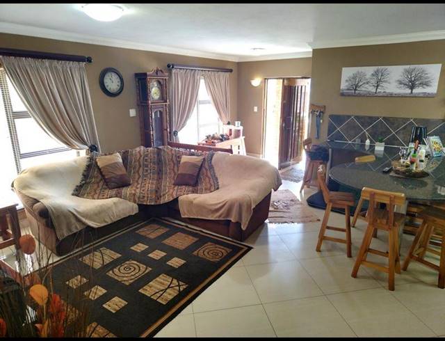 3 BEDROOM HOUSE FOR SALE IN SOUTH CREST